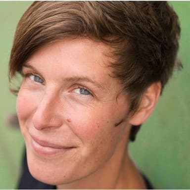 Portrait of Dr. Katrin Tomanek